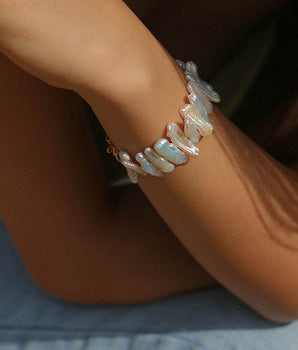 Baroque shaped pearl bracelet